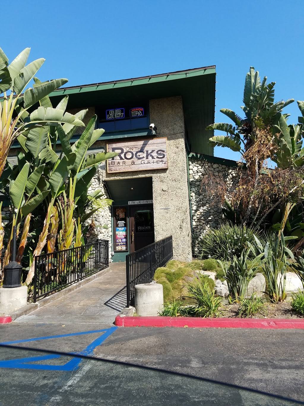 On the Rocks Bar & Grill | restaurant | 12752 Valley View St, Garden Grove, CA 92845, USA | 7148969000 OR +1 714-896-9000