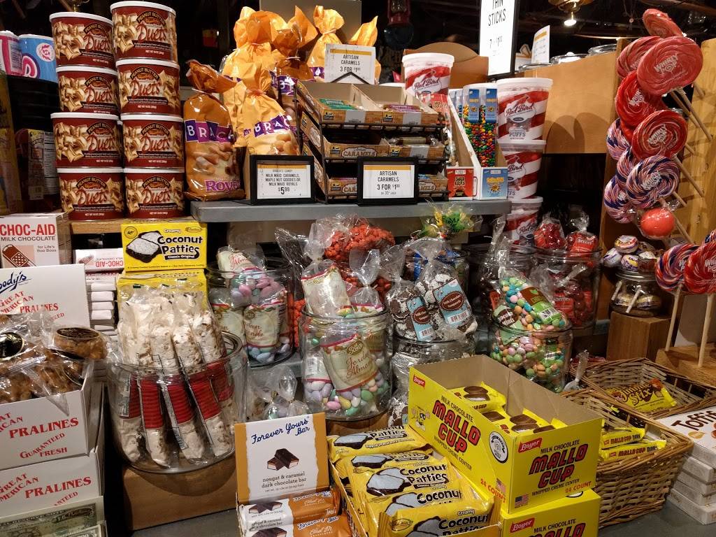 Cracker Barrel Old Country Store | restaurant | 1047 Executive Dr, Elizabethtown, KY 42701, USA | 2707655525 OR +1 270-765-5525