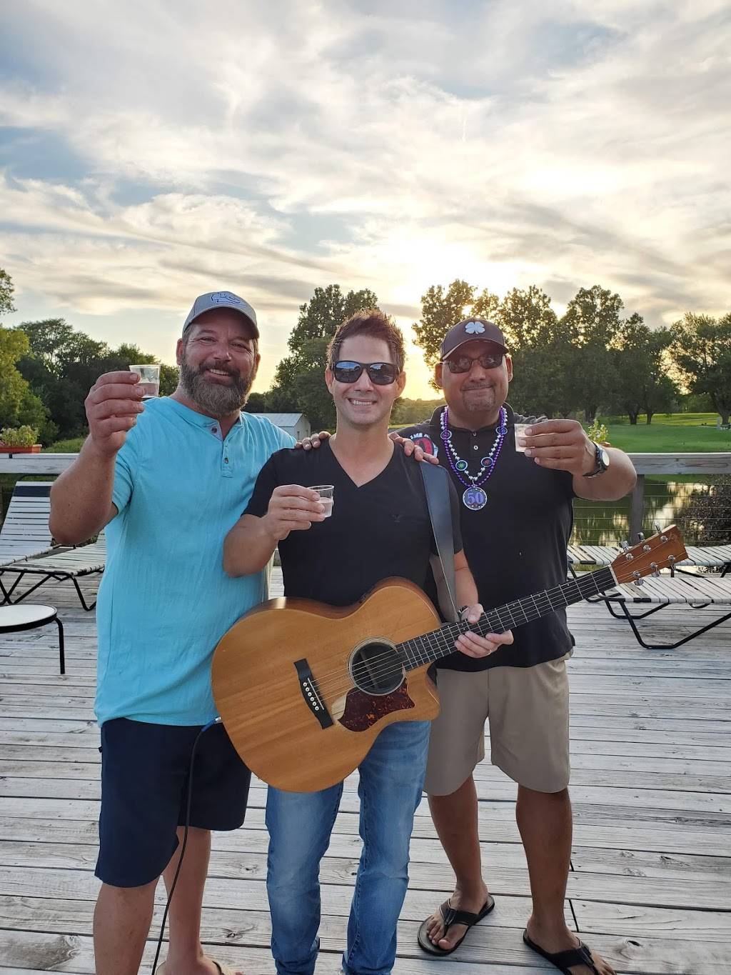 Urbandale Clubhouse And Restraunt | restaurant | 4022-4098 NW 86th St, Urbandale, IA 50322, USA | 5152765496 OR +1 515-276-5496