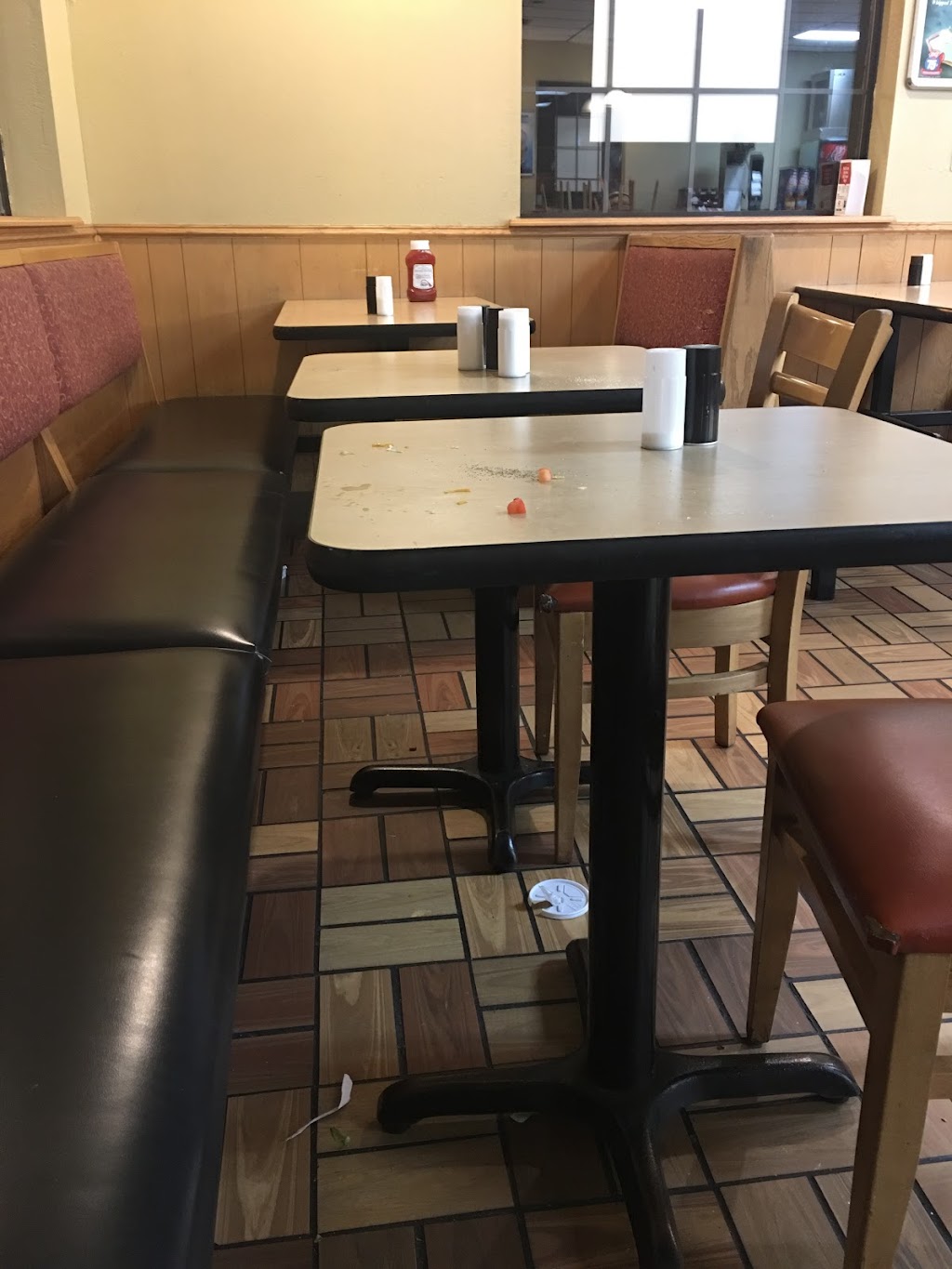 Dairy Queen | restaurant | 900 Ave F NW, Childress, TX 79201, USA | 9409373677 OR +1 940-937-3677