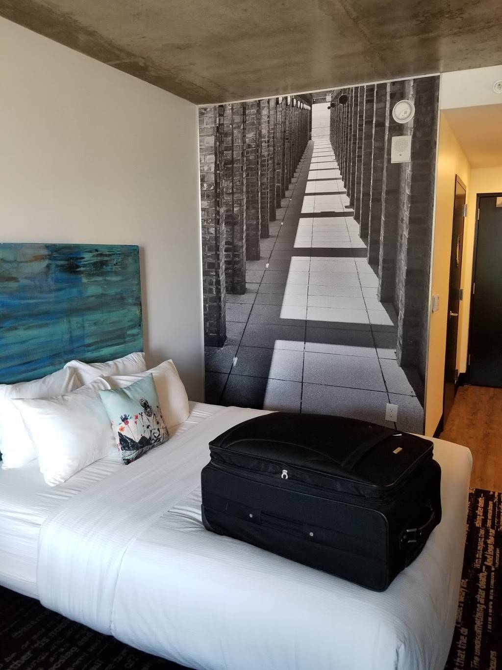 Lorenzo Hotel | restaurant | 1011 S Akard St, Dallas, TX 75215, USA | 2142733000 OR +1 214-273-3000