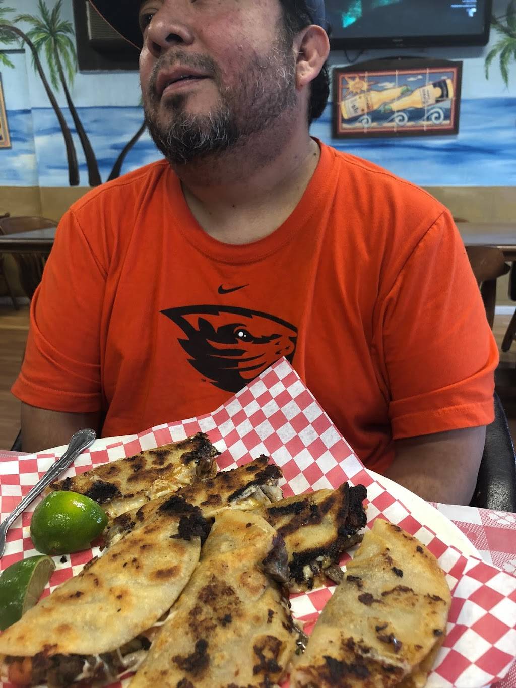 7 Mares Restaurant | restaurant | 595 N Pacific Hwy, Woodburn, OR 97071, USA | 5039823838 OR +1 503-982-3838