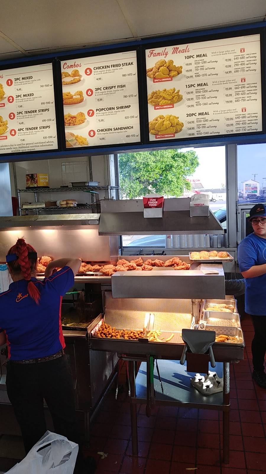 Churchs Chicken | restaurant | 606 N Mechanic St, El Campo, TX 77437, USA | 9795436961 OR +1 979-543-6961