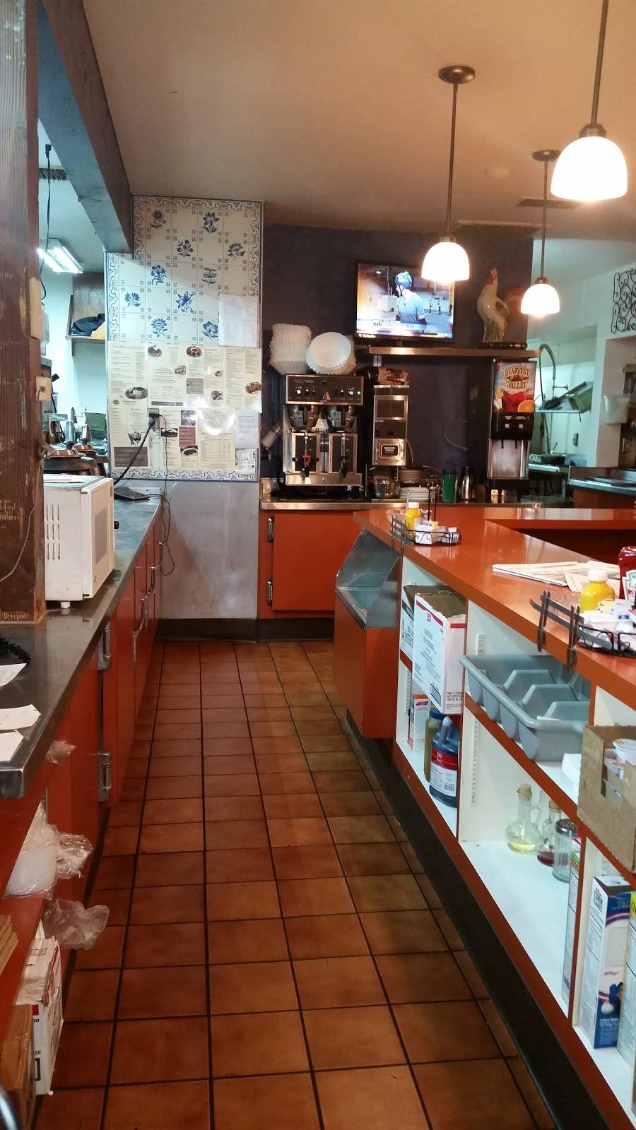 Chucks Place Family Restaurant | restaurant | 406 N Main St, Thiensville, WI 53092, USA | 2622429797 OR +1 262-242-9797