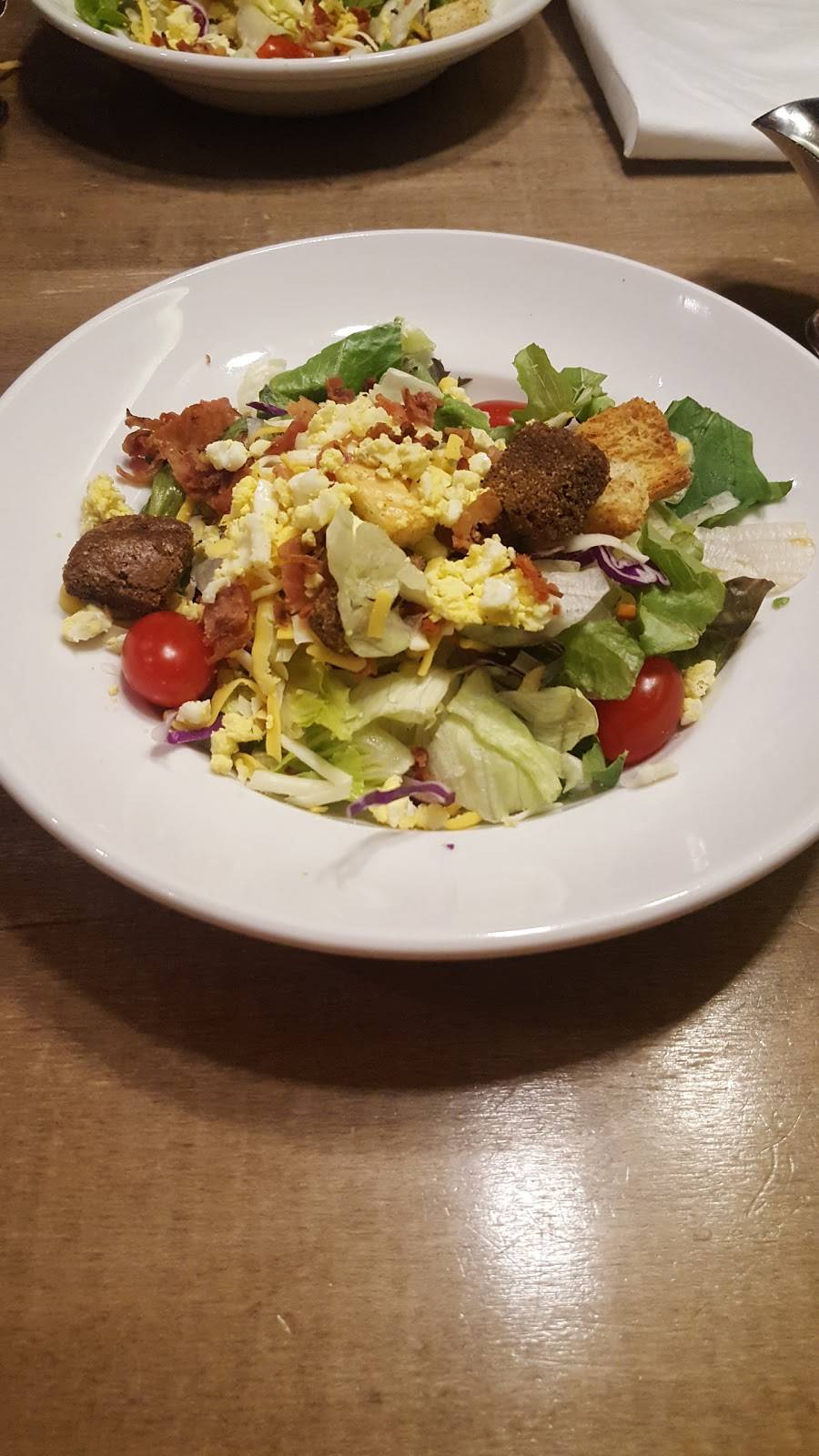 Wood-n-Tap | restaurant | 3375 Berlin Turnpike, Newington, CT 06111, USA | 8605948808 OR +1 860-594-8808