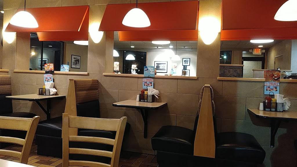 Dairy Queen | restaurant | 101 E 1st St, Tompkinsville, KY 42167, USA | 2704878845 OR +1 270-487-8845