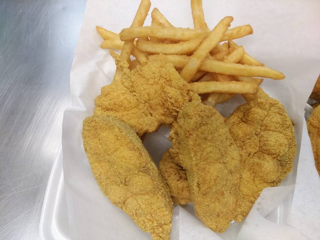 Sharks Fish and Chicken | restaurant | 510 W Lincoln Hwy, Merrillville, IN 46410, USA | 2194720608 OR +1 219-472-0608