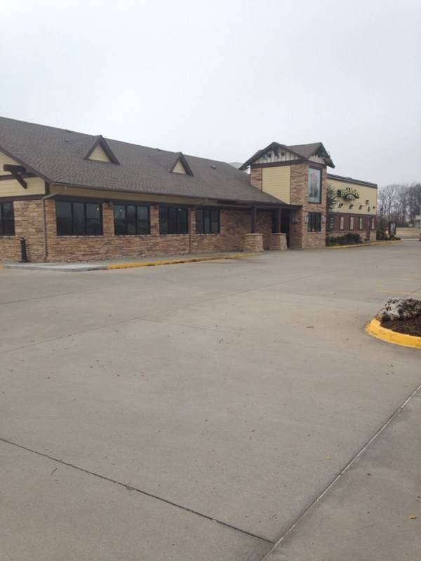 Braums Ice Cream & Burger Restaurant | restaurant | 701 S 32nd St, Muskogee, OK 74401, USA | 9186873007 OR +1 918-687-3007