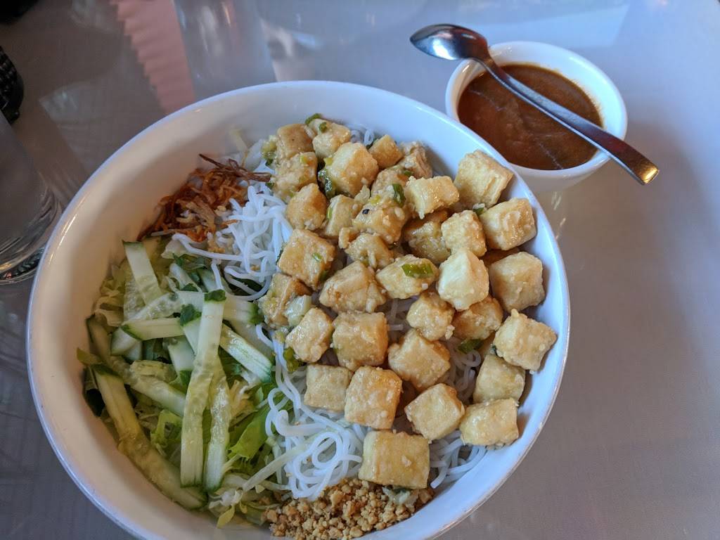 Da Nang Restaurant | restaurant | 1 S Main St, Clawson, MI 48017, USA | 2485775130 OR +1 248-577-5130