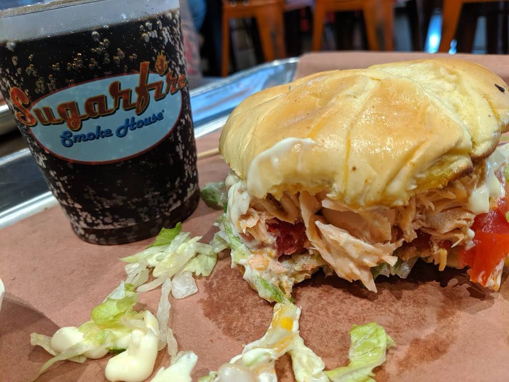 Sugarfire Smoke House | restaurant | 2323 Plum St, Edwardsville, IL 62025, USA | 6186509150 OR +1 618-650-9150