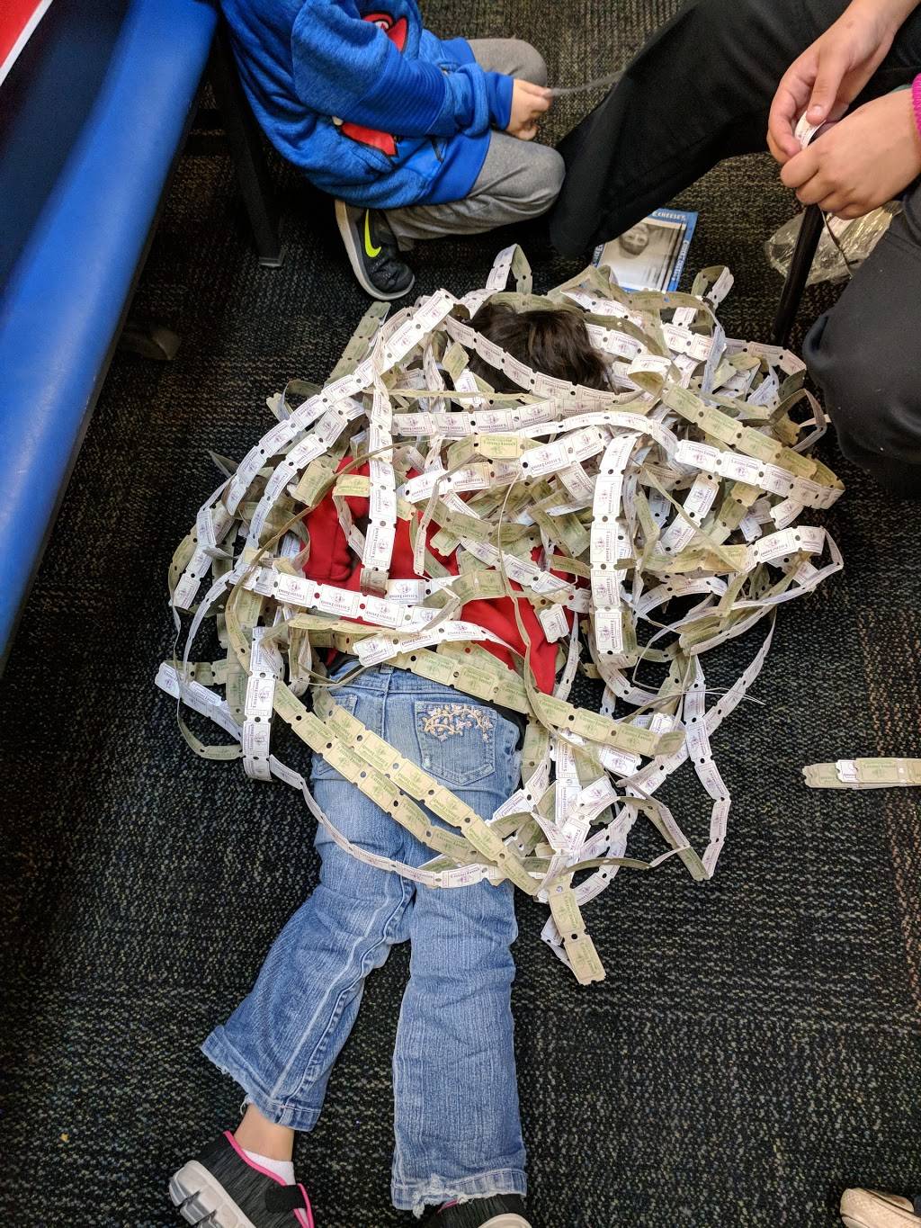 Chuck E. Cheeses | restaurant | 3037 Sisk Rd, Modesto, CA 95350, USA | 2095240712 OR +1 209-524-0712