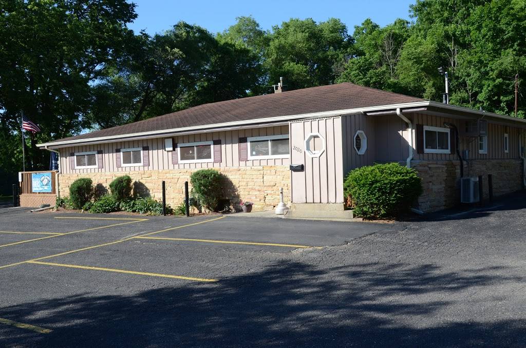 Charlies Place | restaurant | 2020 E Racine St, Janesville, WI 53545, USA | 6087569369 OR +1 608-756-9369