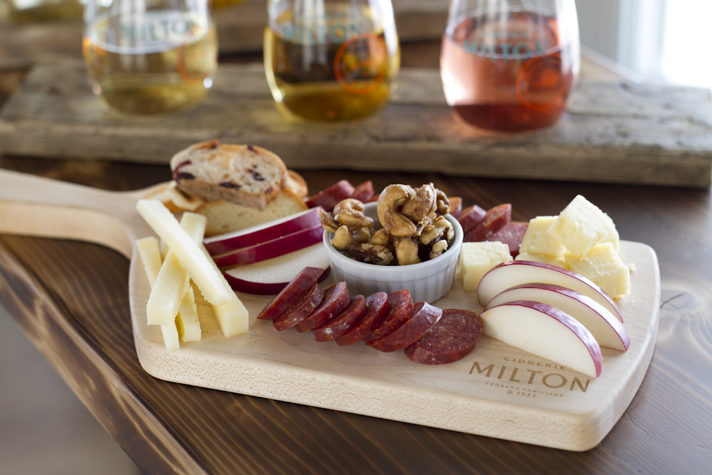 Cidrerie Milton | restaurant | 5 QC-137, Sainte-Cécile-de-Milton, QC J0E 2C0, Canada | 4507772442 OR +1 450-777-2442