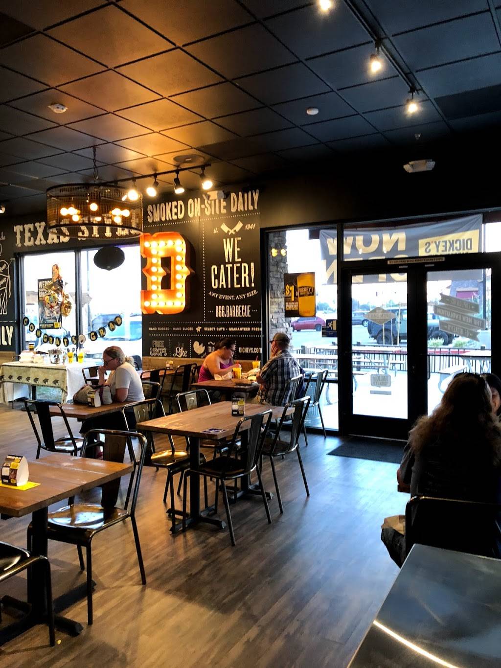 Dickeys Barbecue Pit | restaurant | 12270 Base Line Rd, Rancho Cucamonga, CA 91730, USA | 9092337899 OR +1 909-233-7899