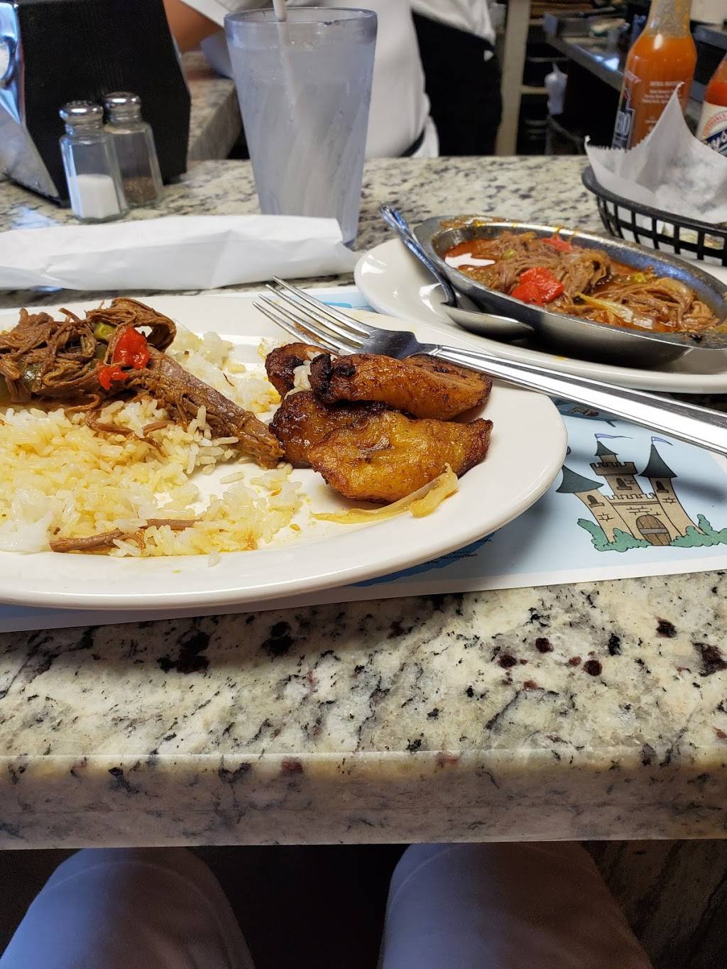 Nathans Famous Hot Dogs | restaurant | Terminal D - North Terminal, Gate D37, Miami International Airport, 2100 NW 42nd Ave, Miami, FL 33126, USA | 7862954097 OR +1 786-295-4097