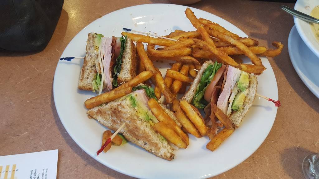 Dennys | restaurant | 7900 College Town Dr, Sacramento, CA 95826, USA | 9163837071 OR +1 916-383-7071