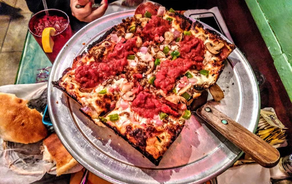 CJs Italian Restaurant | restaurant | 405 Mallery St, St Simons, GA 31522, USA | 9126342711 OR +1 912-634-2711