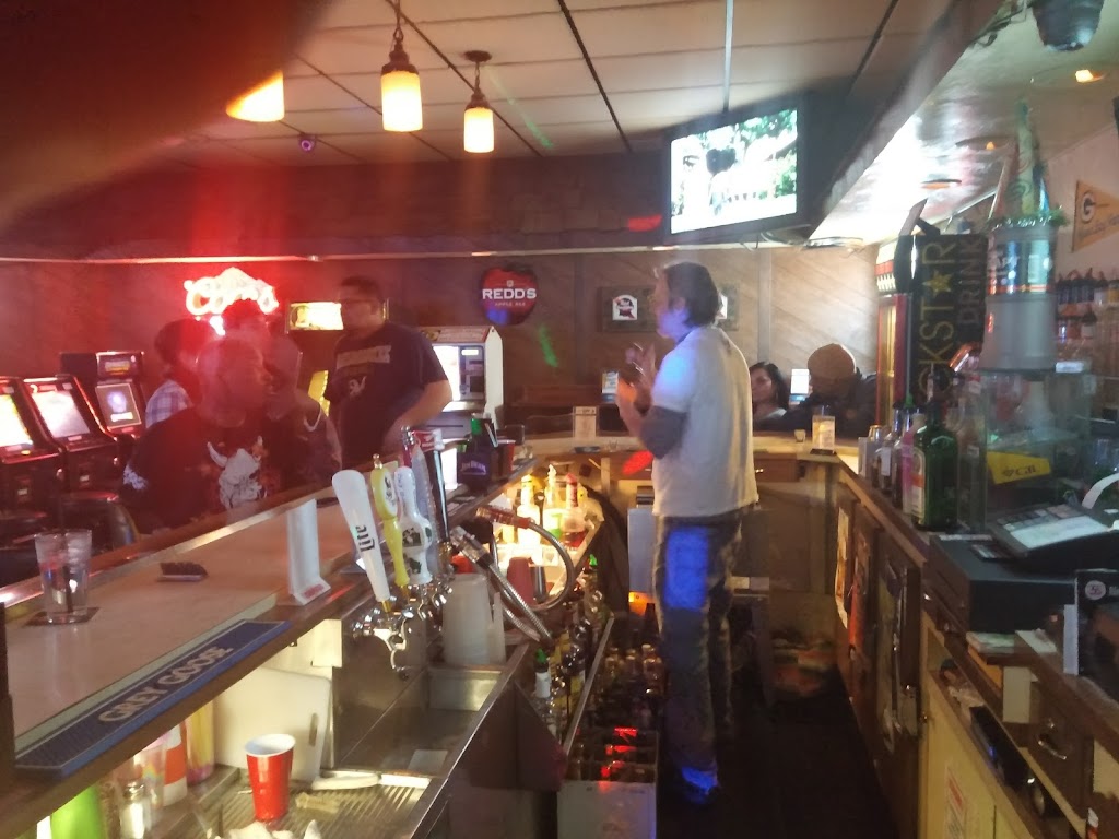 Sly Fox | restaurant | 1401 S 38th St, Milwaukee, WI 53215, USA | 4142319156 OR +1 414-231-9156