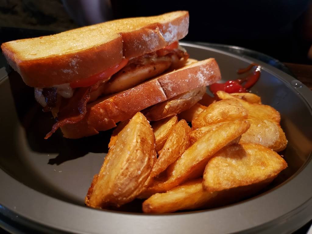 The Three Broomsticks | restaurant | 100 Universal City Plaza, Universal City, CA 91608, USA | 8008648377 OR +1 800-864-8377