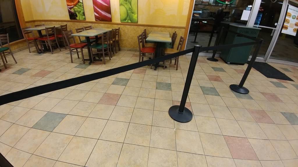 Subway | restaurant | 2310 E Oakland Ave, Bloomington, IL 61701, USA | 3096630029 OR +1 309-663-0029