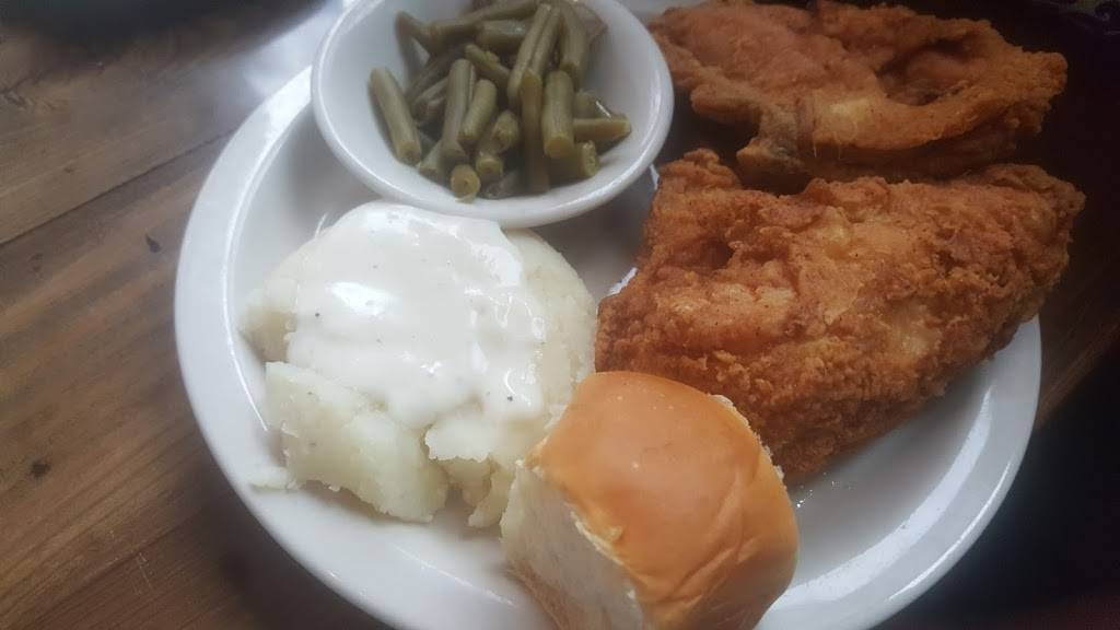 Greenview Golf Club featuring The Turn Restaurant and Sports Lou | restaurant | 2801 Putter Ln, Centralia, IL 62801, USA | 6185320050 OR +1 618-532-0050