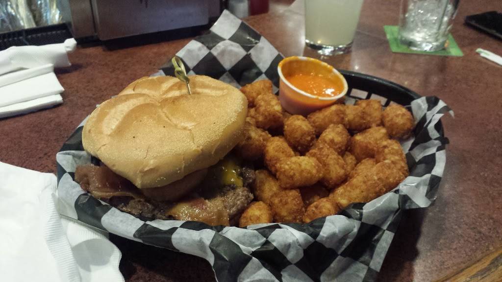 Dubs on 5th | restaurant | 402 5th St, West Easton, PA 18042, USA | 6104383827 OR +1 610-438-3827