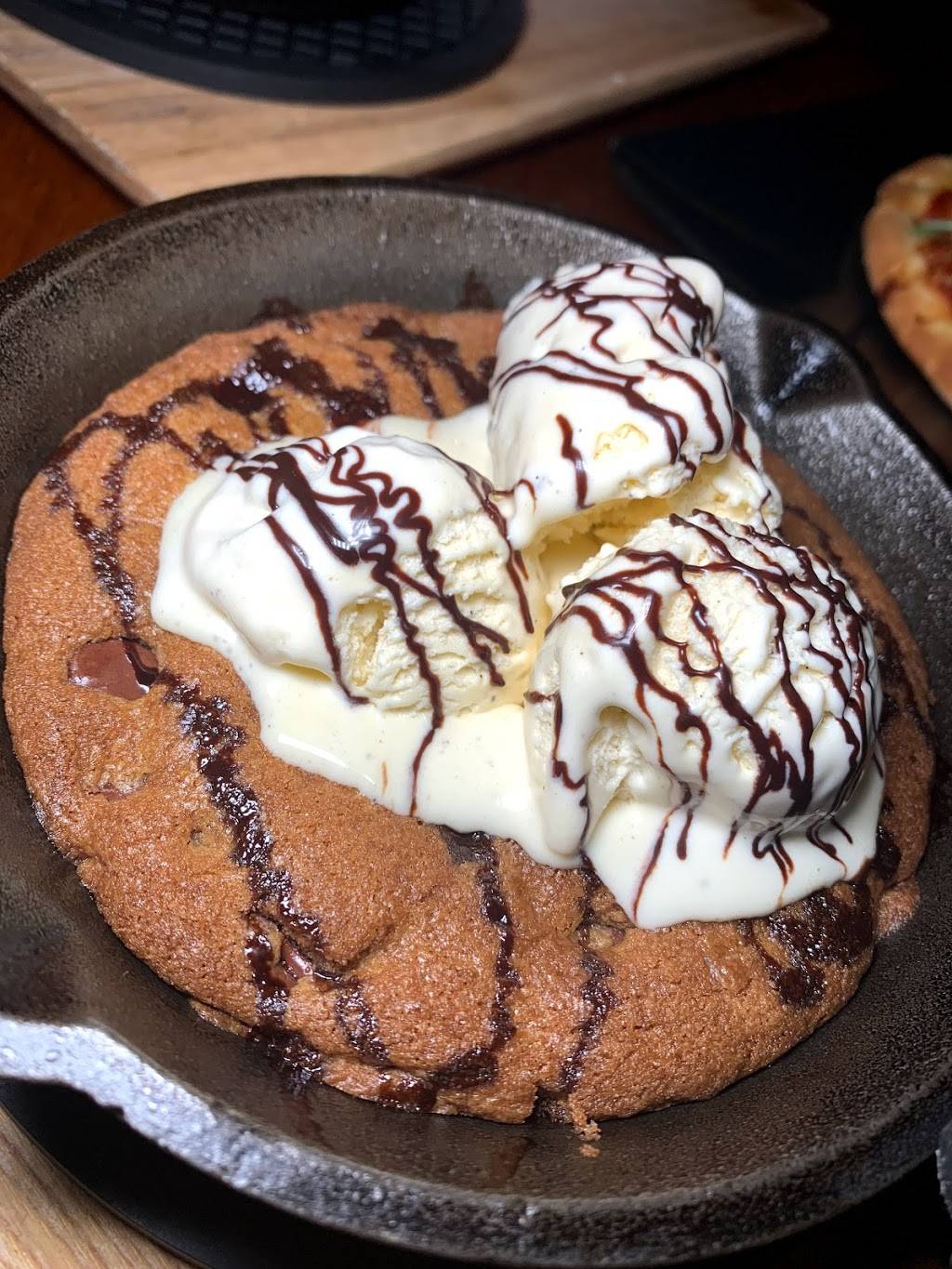 District Wine | restaurant | 144 Linden Ave, Long Beach, CA 90802, USA | 5626120411 OR +1 562-612-0411