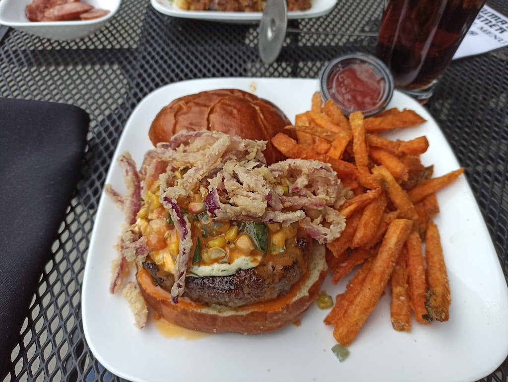 Kumas Corner West Loop | restaurant | 852 W Fulton Market, Chicago, IL 60607, USA | 3126669090 OR +1 312-666-9090