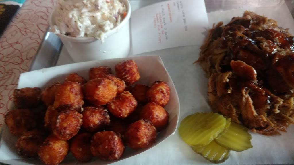 Bobby Qs Pit Stop | restaurant | 1340 E Putnam Ave, Riverside, CT 06878, USA | 2039900606 OR +1 203-990-0606