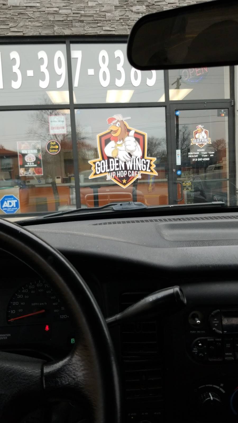 Golden Wingz | restaurant | 14655 Greenfield Rd, Detroit, MI 48227, USA | 3133978383 OR +1 313-397-8383