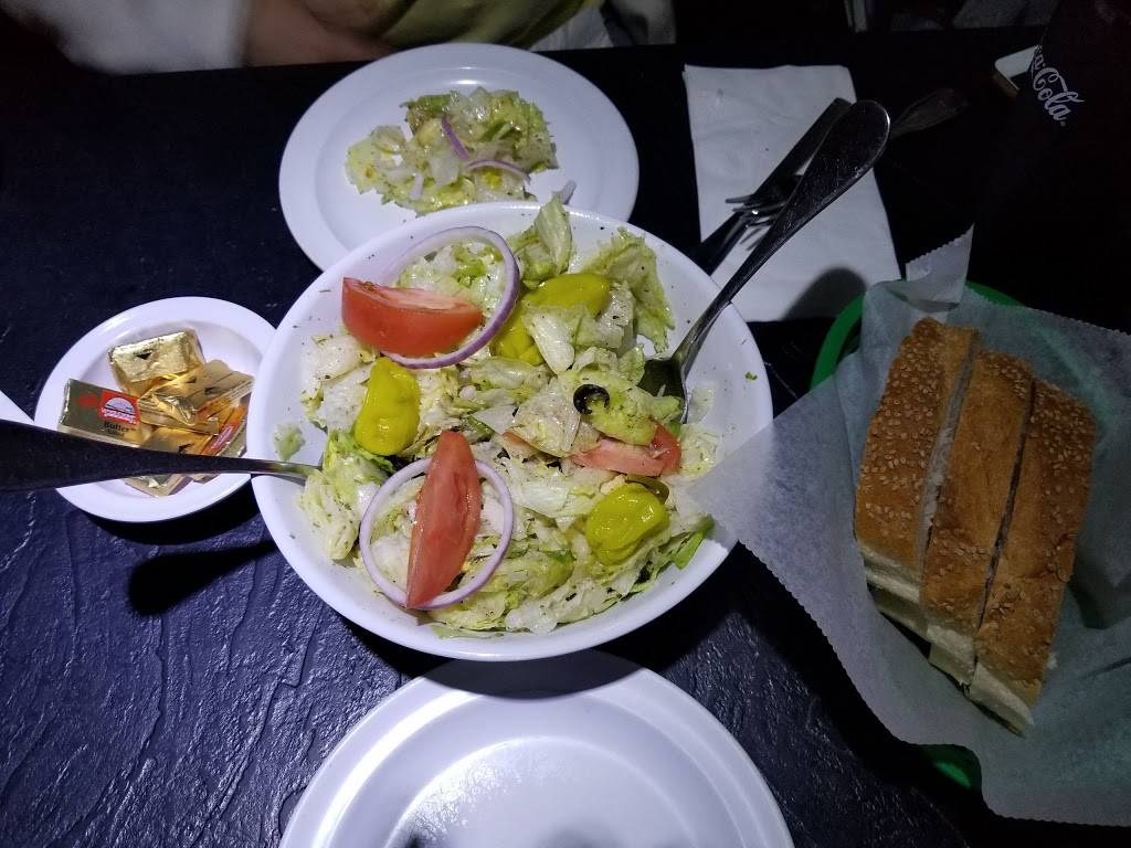 De Marinis Pizzeria | restaurant | N88W15229 Main St, Menomonee Falls, WI 53051, USA | 2622531566 OR +1 262-253-1566