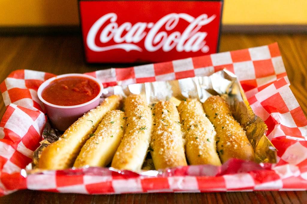 Ginos Pizza | restaurant | 4316 Forest Hill Blvd, Palm Springs, FL 33406, USA | 5619697444 OR +1 561-969-7444