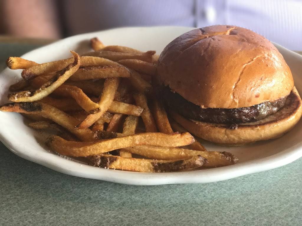 Bakers Restaurant | restaurant | 1075 Augustine Herman Hwy, Elkton, MD 21921, USA | 4103982435 OR +1 410-398-2435