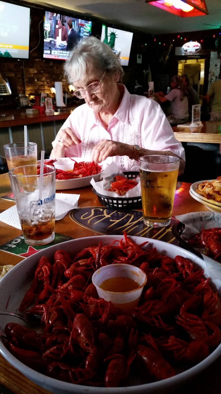 Shuckers | restaurant | 408 SW 16th St, Ocala, FL 34471, USA | 3522820592 OR +1 352-282-0592