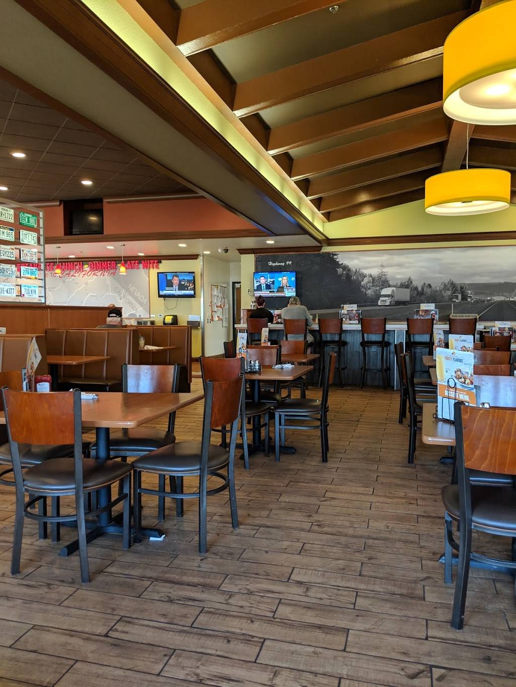 Dennys | restaurant | 15237 Thornton Rd, Lodi, CA 95242, USA | 2093692255 OR +1 209-369-2255
