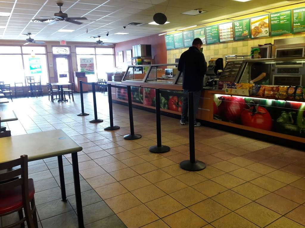 Subway | restaurant | 2858 Main St, Glastonbury, CT 06033, USA | 8606579810 OR +1 860-657-9810