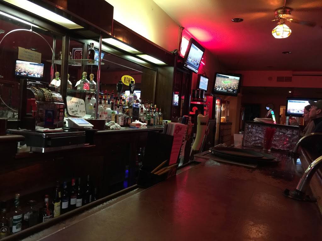 Leos Neighborhood Tavern | night club | 434 E Mitchell St, Petoskey, MI 49770, USA | 2313472739 OR +1 231-347-2739