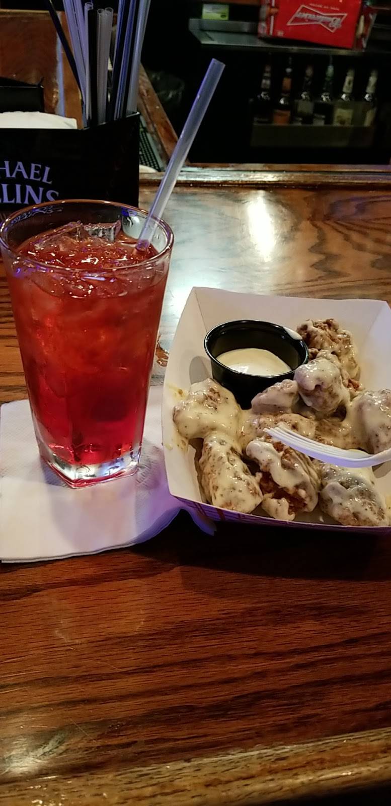 Saluki Bar N Grill | restaurant | 760 E Grand Ave, Carbondale, IL 62901, USA | 6185295494 OR +1 618-529-5494