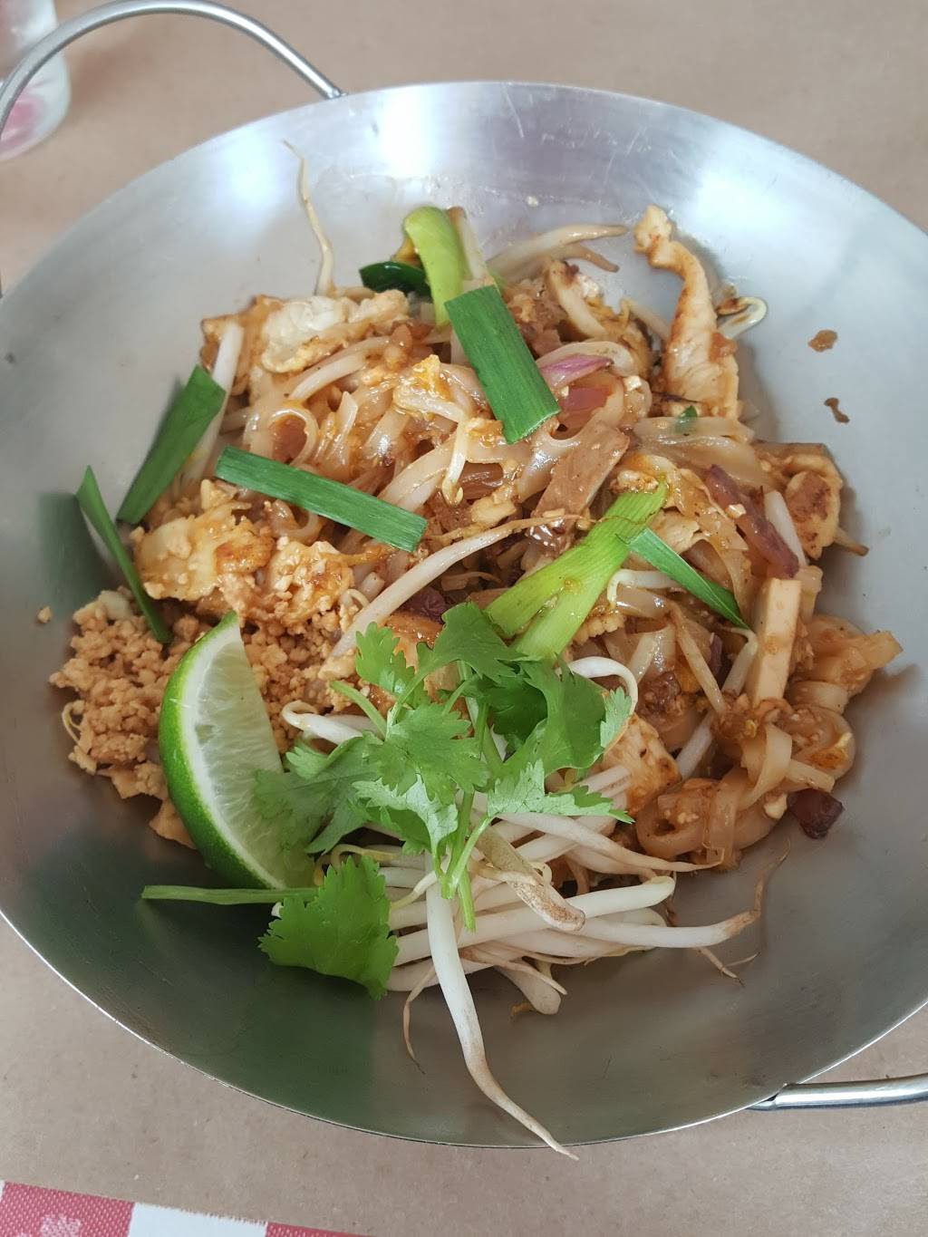 Noodle Revolution | restaurant | 87 Oak St, Westerly, RI 02891, USA | 4015969559 OR +1 401-596-9559