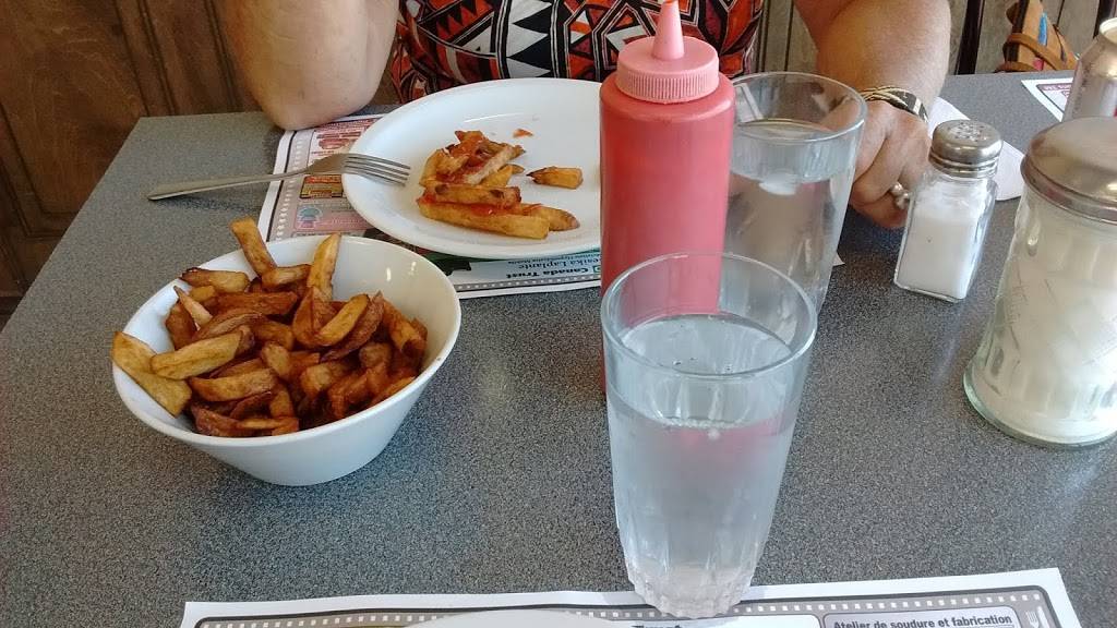 Pizza Celine Charlemagne | restaurant | 115 Rue Chopin, Charlemagne, QC J5Z 4P8, Canada | 4505820008 OR +1 450-582-0008