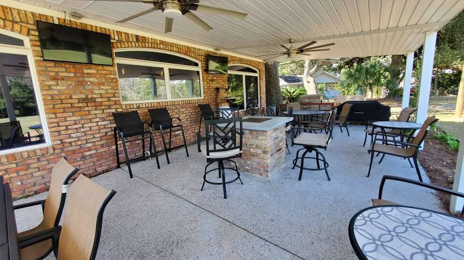 Gulf Hills Golf Club & Capones Restaurant and Speakeasy | restaurant | 13700 Paso Rd, Ocean Springs, MS 39564, USA | 2288724653 OR +1 228-872-4653