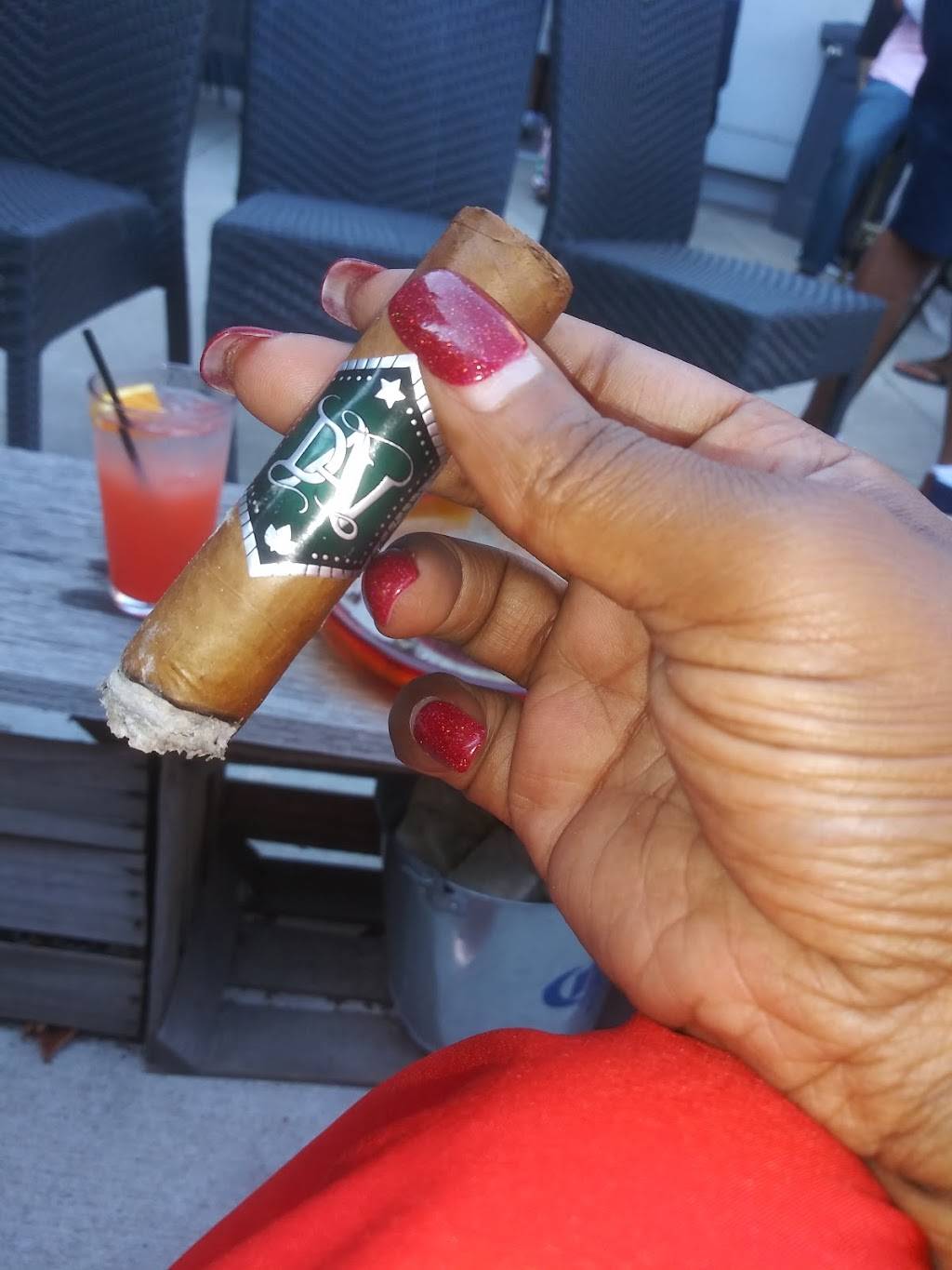 Snifters Tapas & Spirits | restaurant | 606 S 5th St, Milwaukee, WI 53204, USA | 4146350882 OR +1 414-635-0882