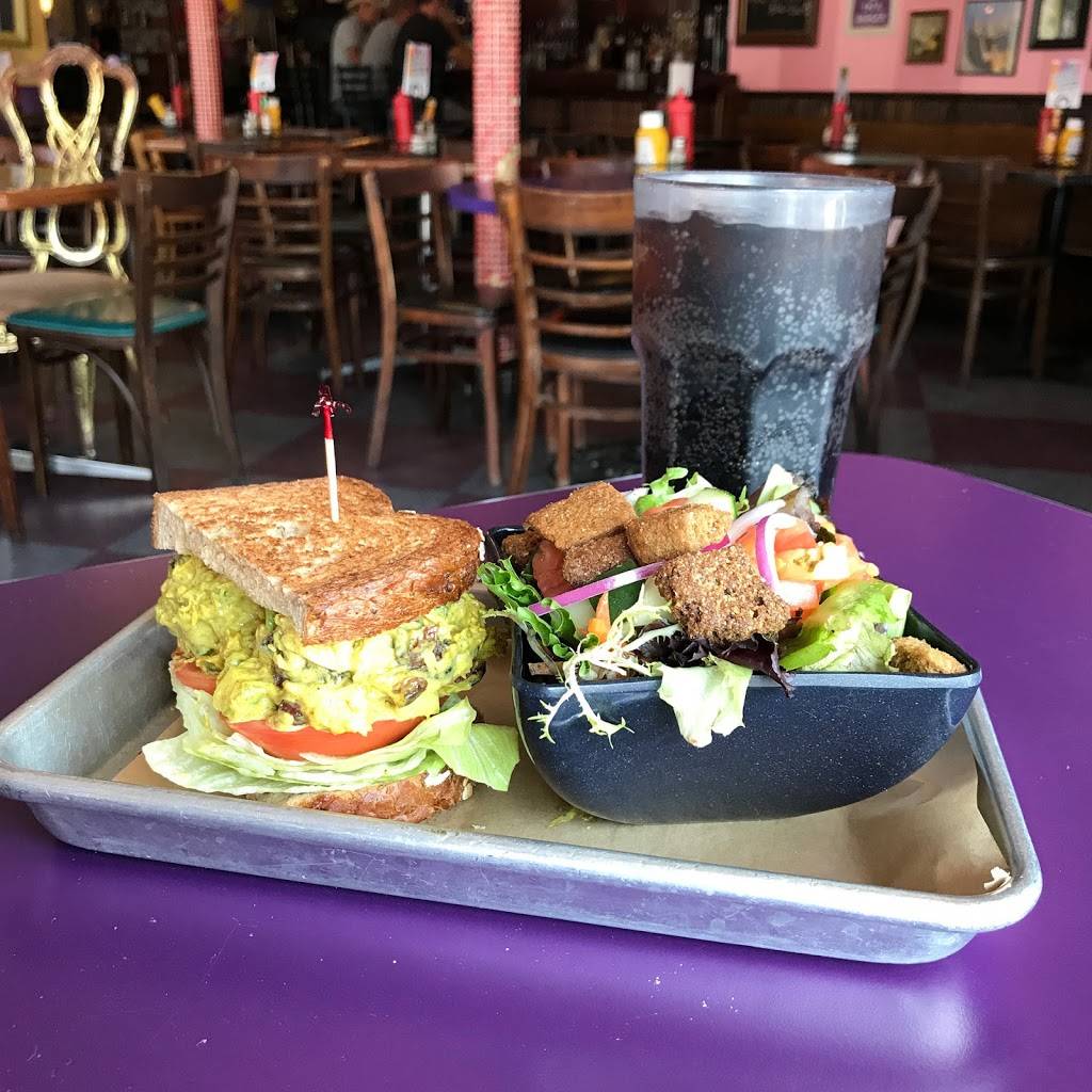 Hamburger Marys Milwaukee | restaurant | 730-734 S 5th St, Milwaukee, WI 53204, USA | 4144882555 OR +1 414-488-2555