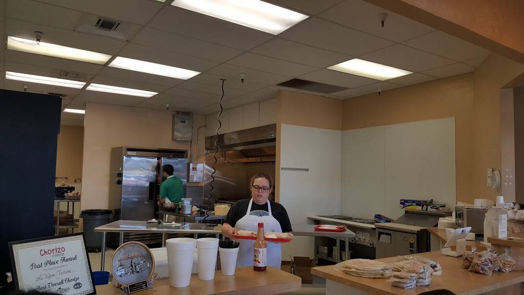 La Mesa Tortillas | restaurant | 3684 W Orange Grove Rd, Tucson, AZ 85741, USA | 5202972640 OR +1 520-297-2640
