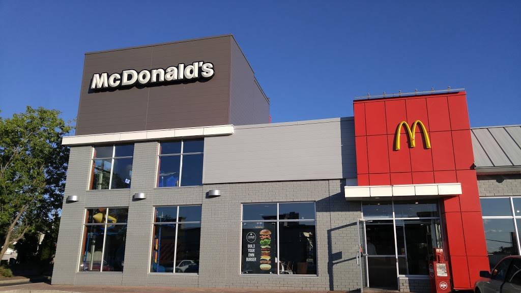 McDonalds | cafe | 2625 Carling Ave, Ottawa, ON K2B 6V3, Canada | 6138207575 OR +1 613-820-7575