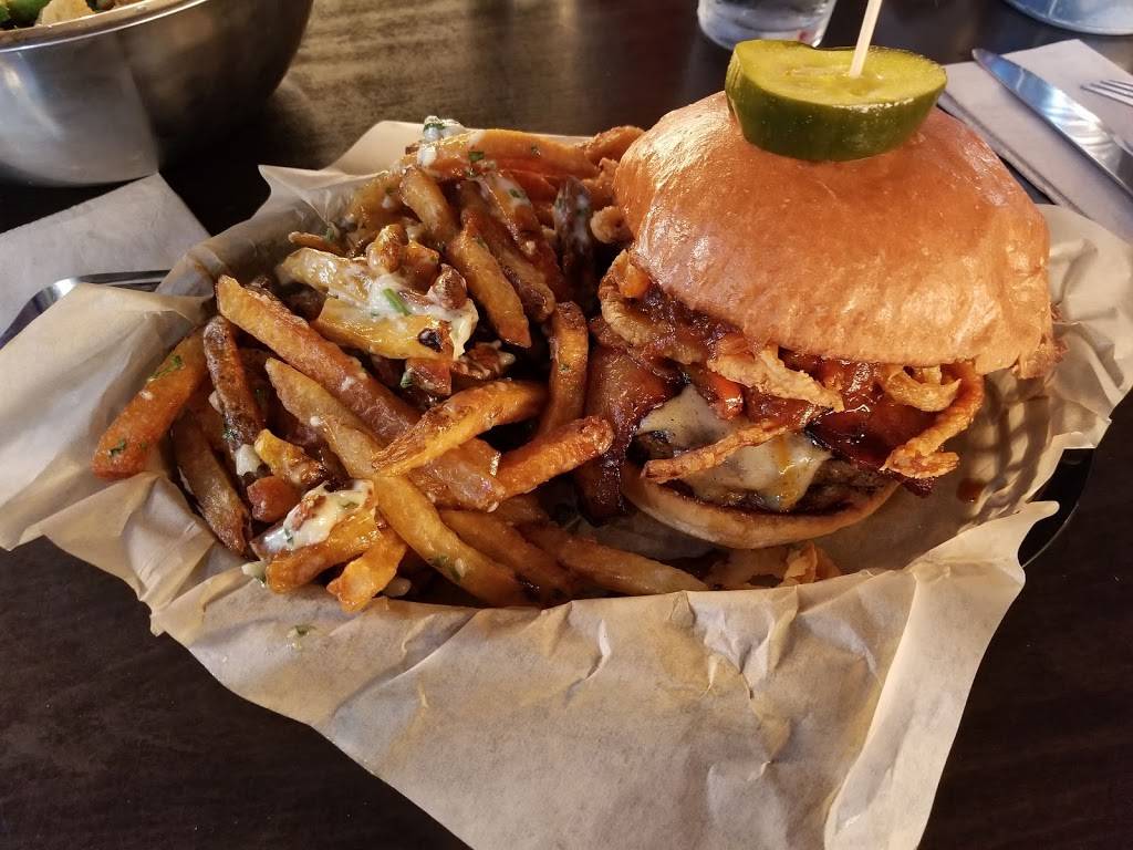 Broderick Roadhouse | restaurant | 319 6th St, West Sacramento, CA 95605, USA | 9163722436 OR +1 916-372-2436