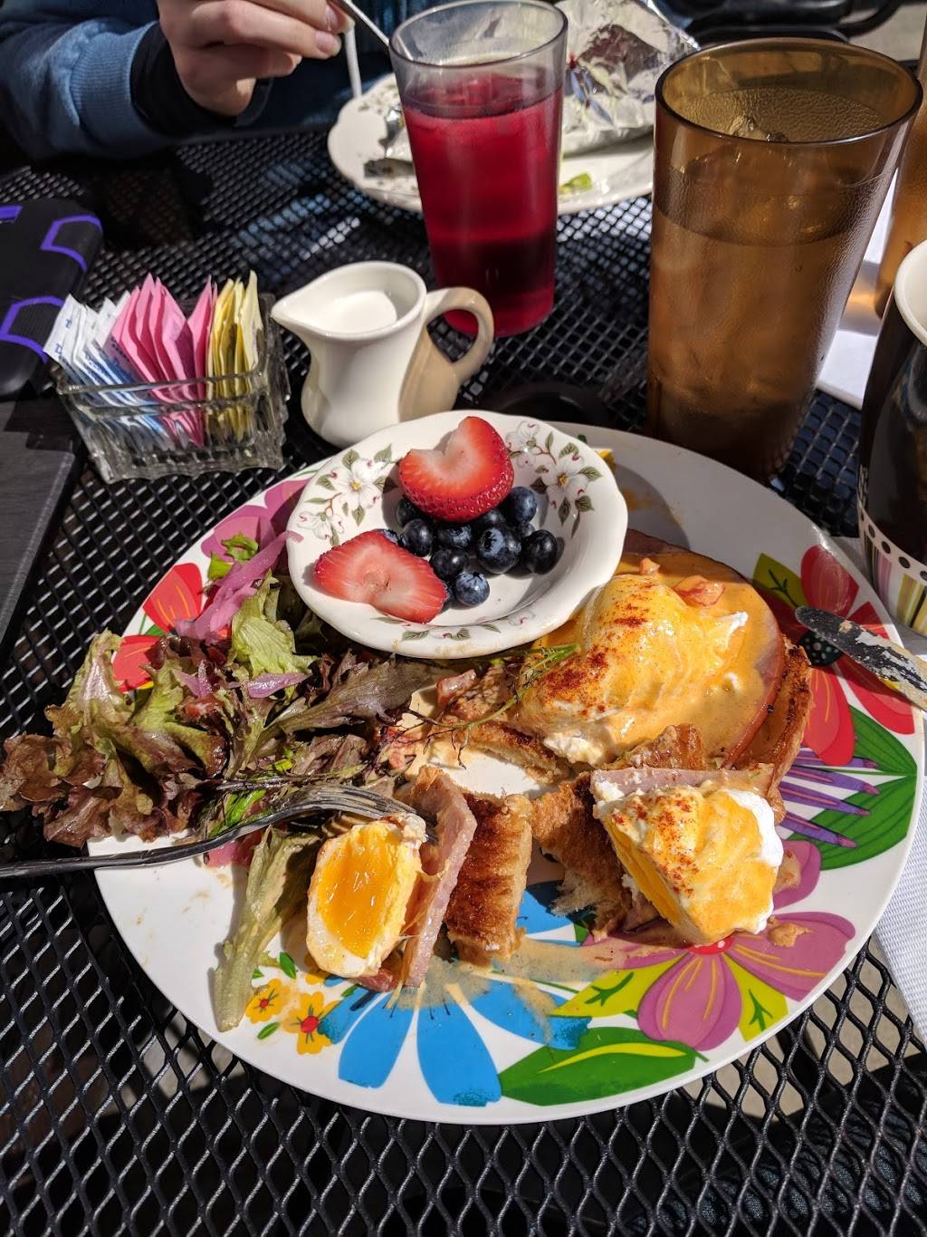 SBs Lakeside Love Shack | restaurant | 6935 Lakeside Ave, Richmond, VA 23228, USA | 8049222371 OR +1 804-922-2371