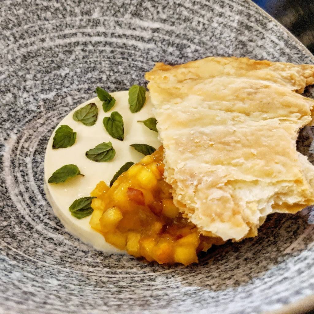 Faim de Loup Restaurant | restaurant | 940 College St, Toronto, ON M6H 1A5, Canada | 4169013246 OR +1 416-901-3246