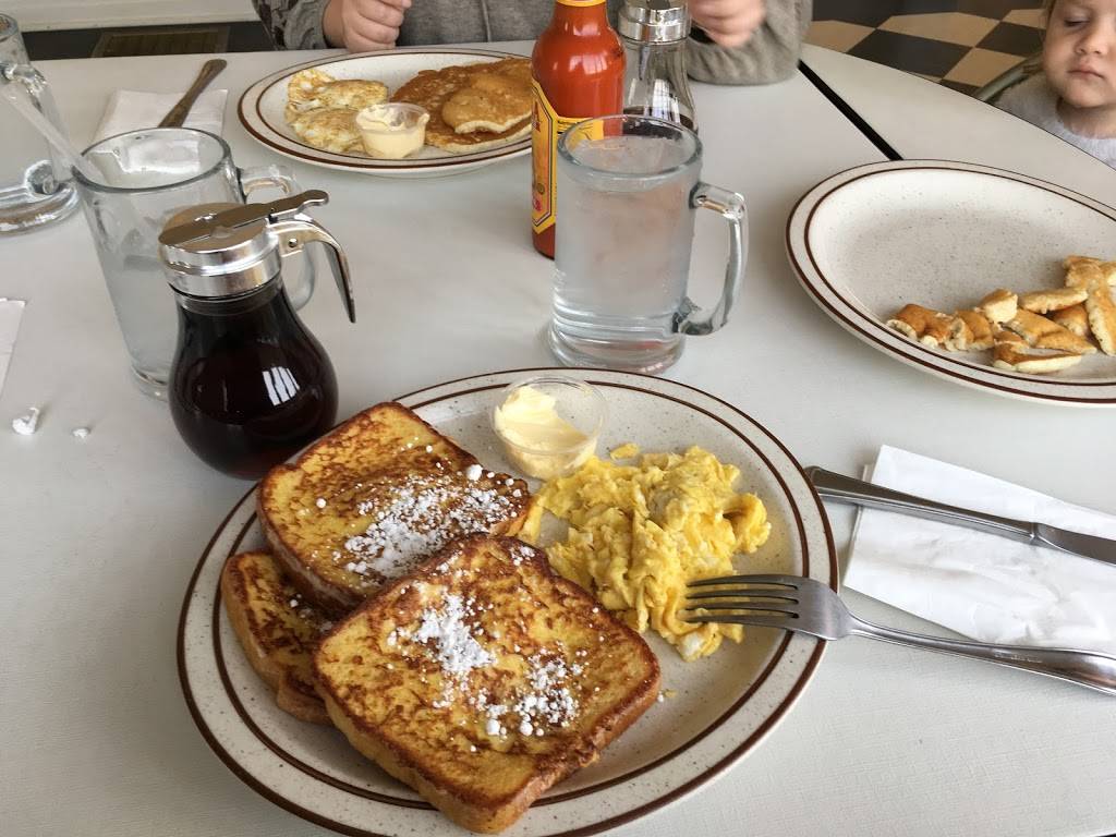 Flight Line Café | restaurant | 524 Airport Rd, Fresno, CA 93706, USA | 5593554186 OR +1 559-355-4186