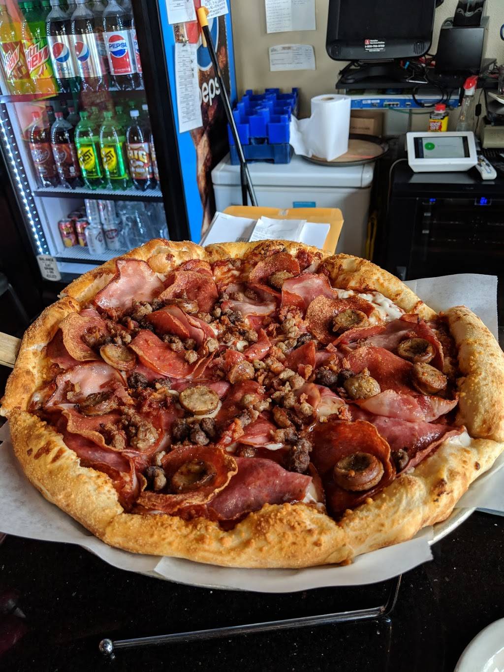 Schmizza Pub & Grub | restaurant | 628 NE Broadway, Portland, OR 97232, USA | 5035179981 OR +1 503-517-9981